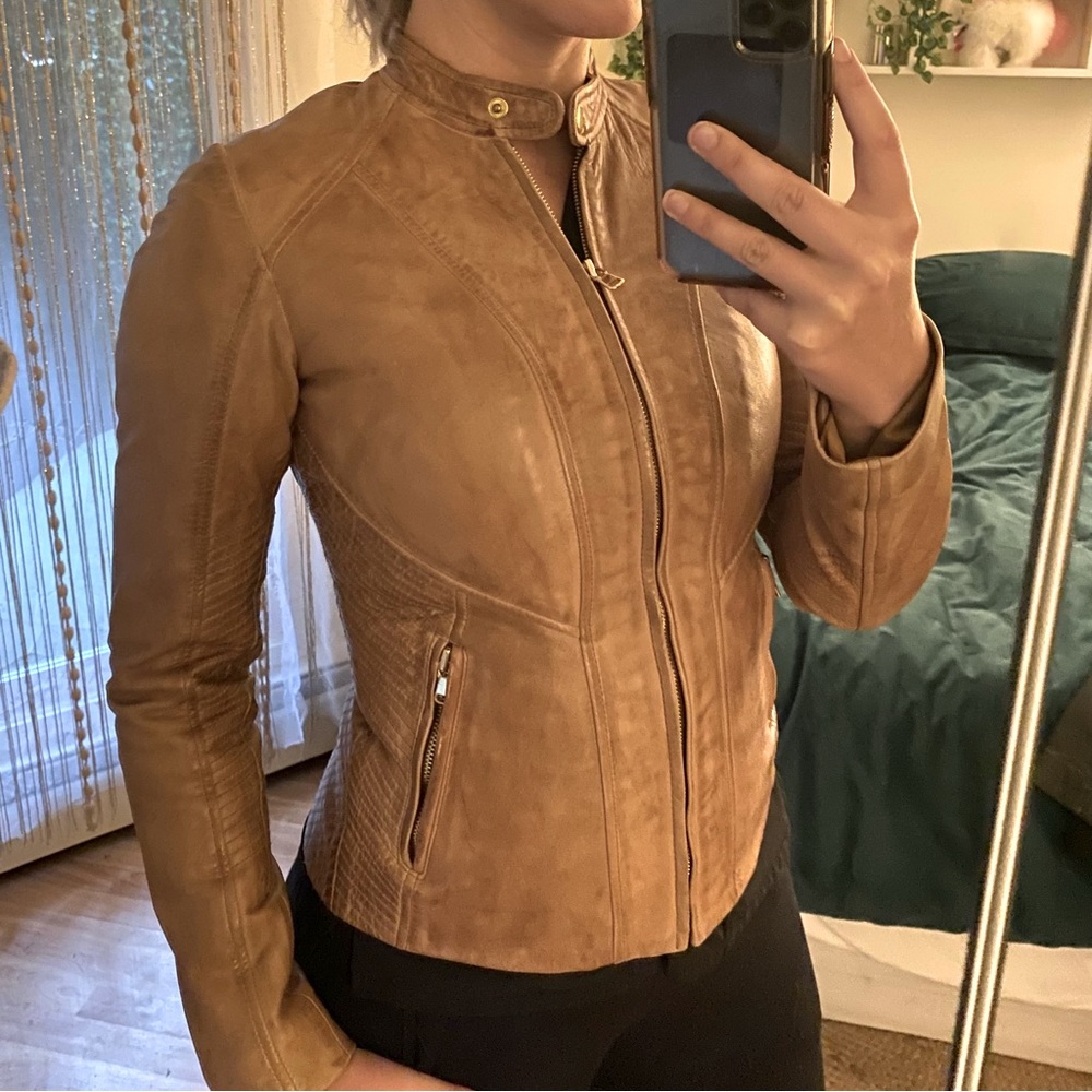 Danier beige camel coloured fitted leather jacket